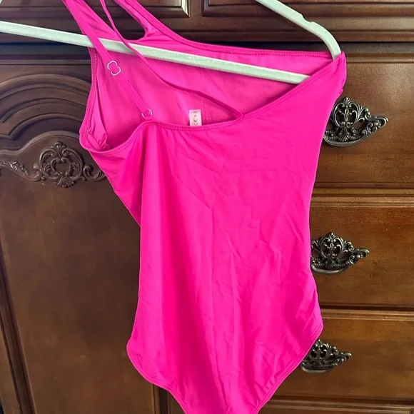 One-Shoulder Pink Swimsuit - Picture 6 of 8